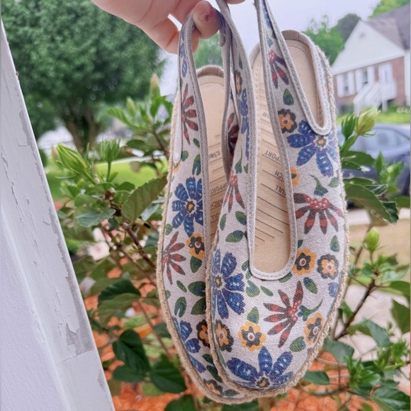 Liz Claiborne Blue and Green Espadrilles - Picture 1 of 3